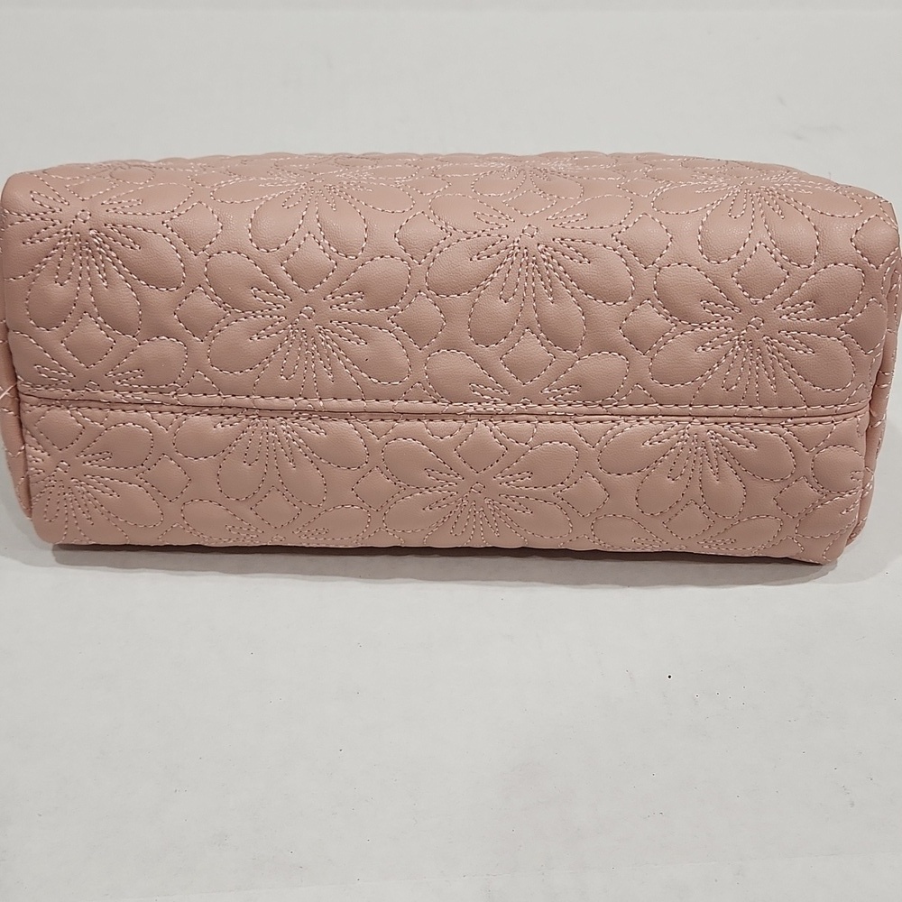 NWOT Vince Camuto Metallic Rose Make-Up Travel Bag Size 10 X 7 - Picture 3 of 9